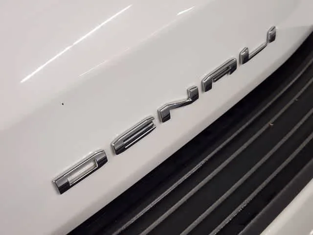 Used 2023 Summit White GMC Denali image 13