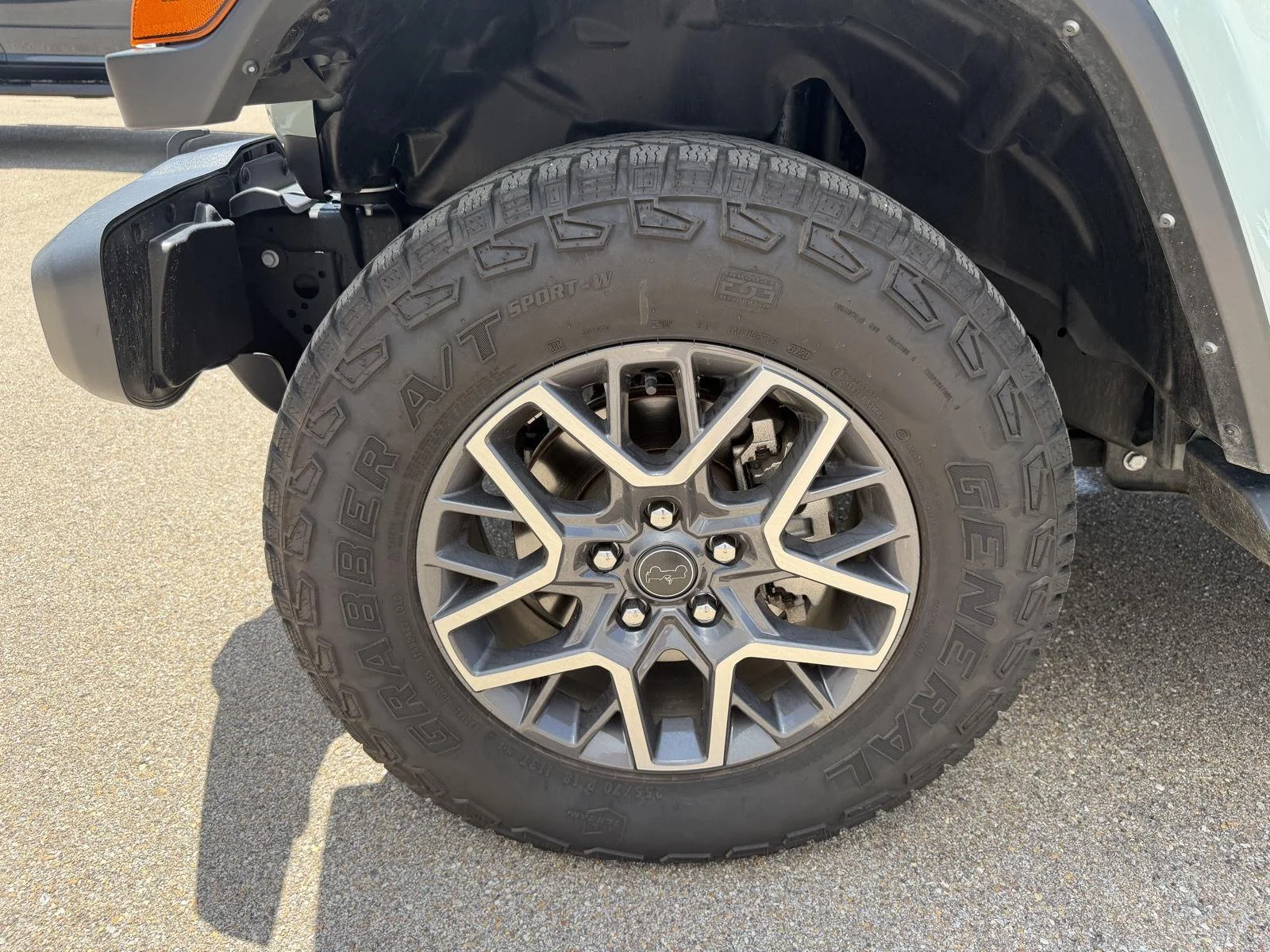 Used 2024 Earl Clearcoat Jeep Sahara image 22