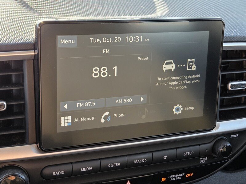 Used 2021 Black Hyundai SE image 28