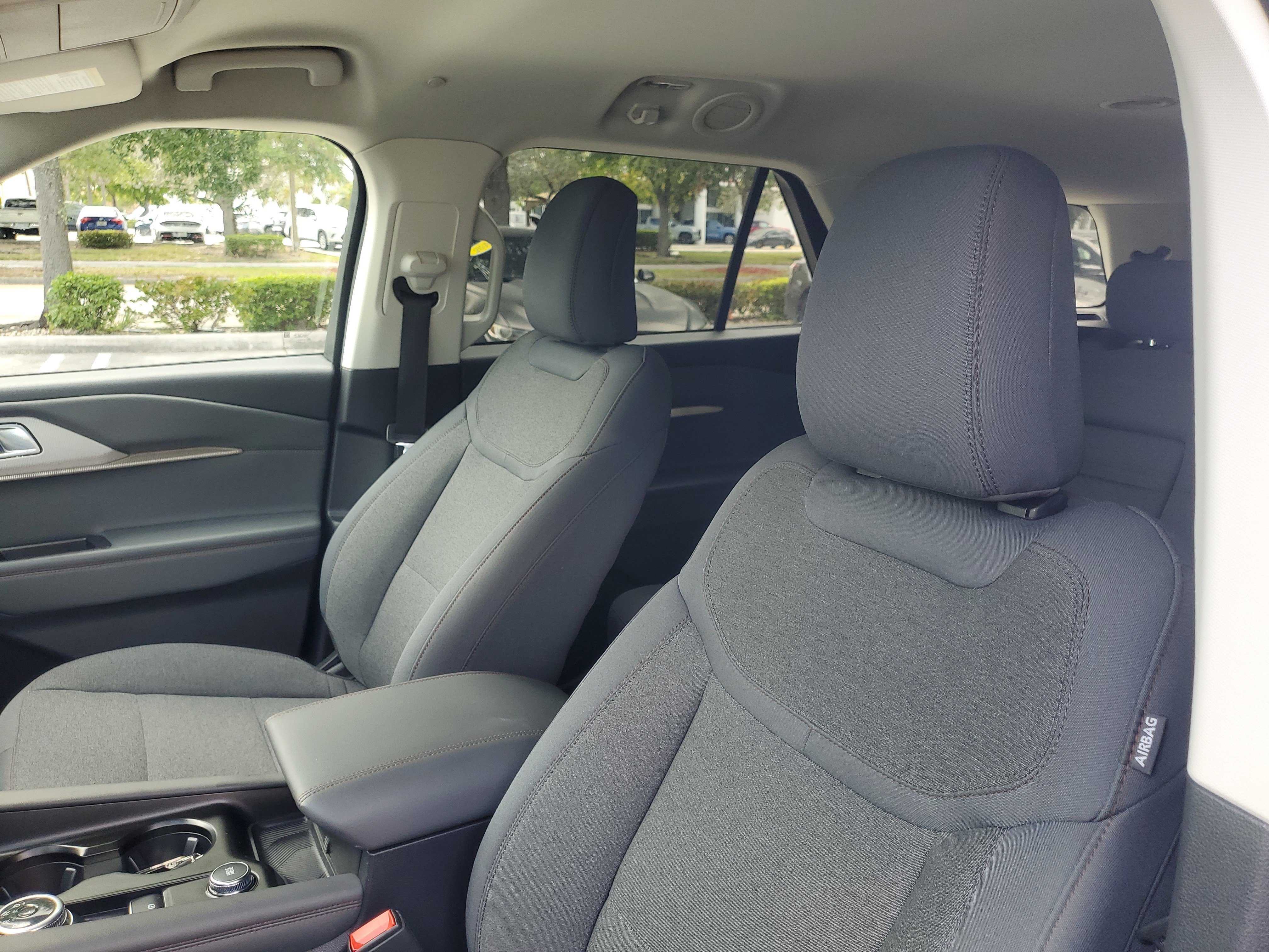 Used 2025 Vapor Blue Ford Active image 19