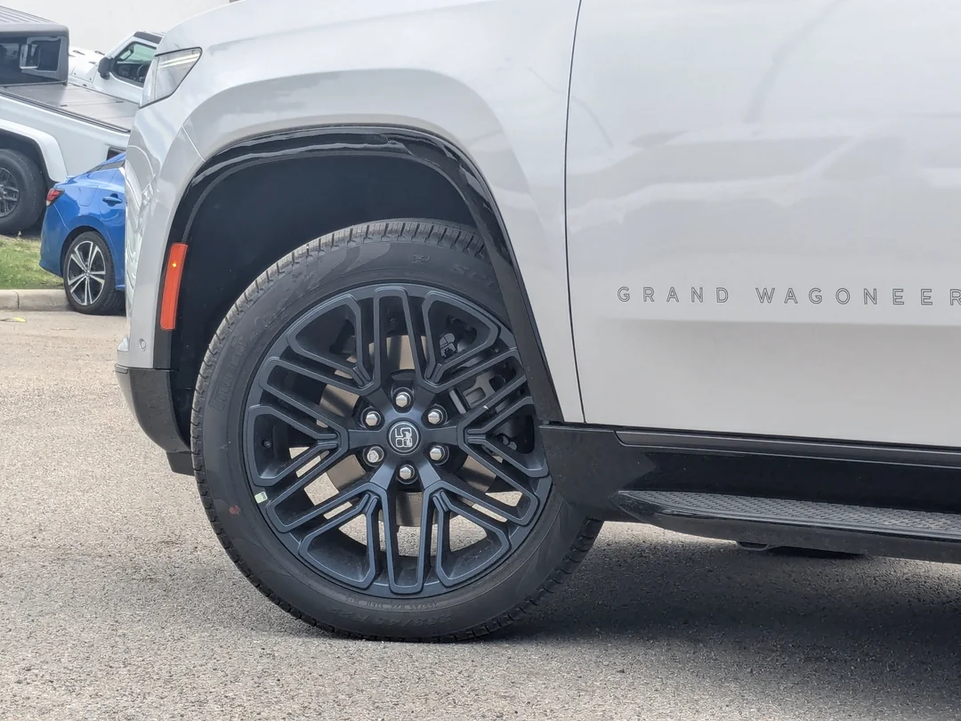 New 2026 Silver Jeep 85th Anniversary - - McIntosh Audio - Quilted Leather - Adaptive Cruise - Liftgate & More! image 9