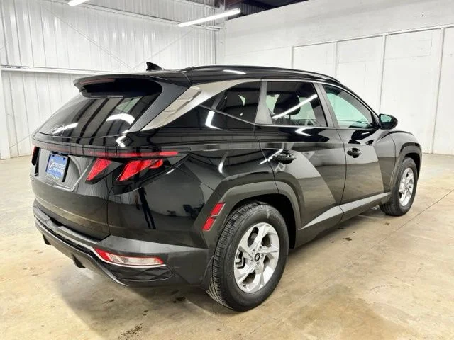 Used 2024 Black Hyundai SEL image 7