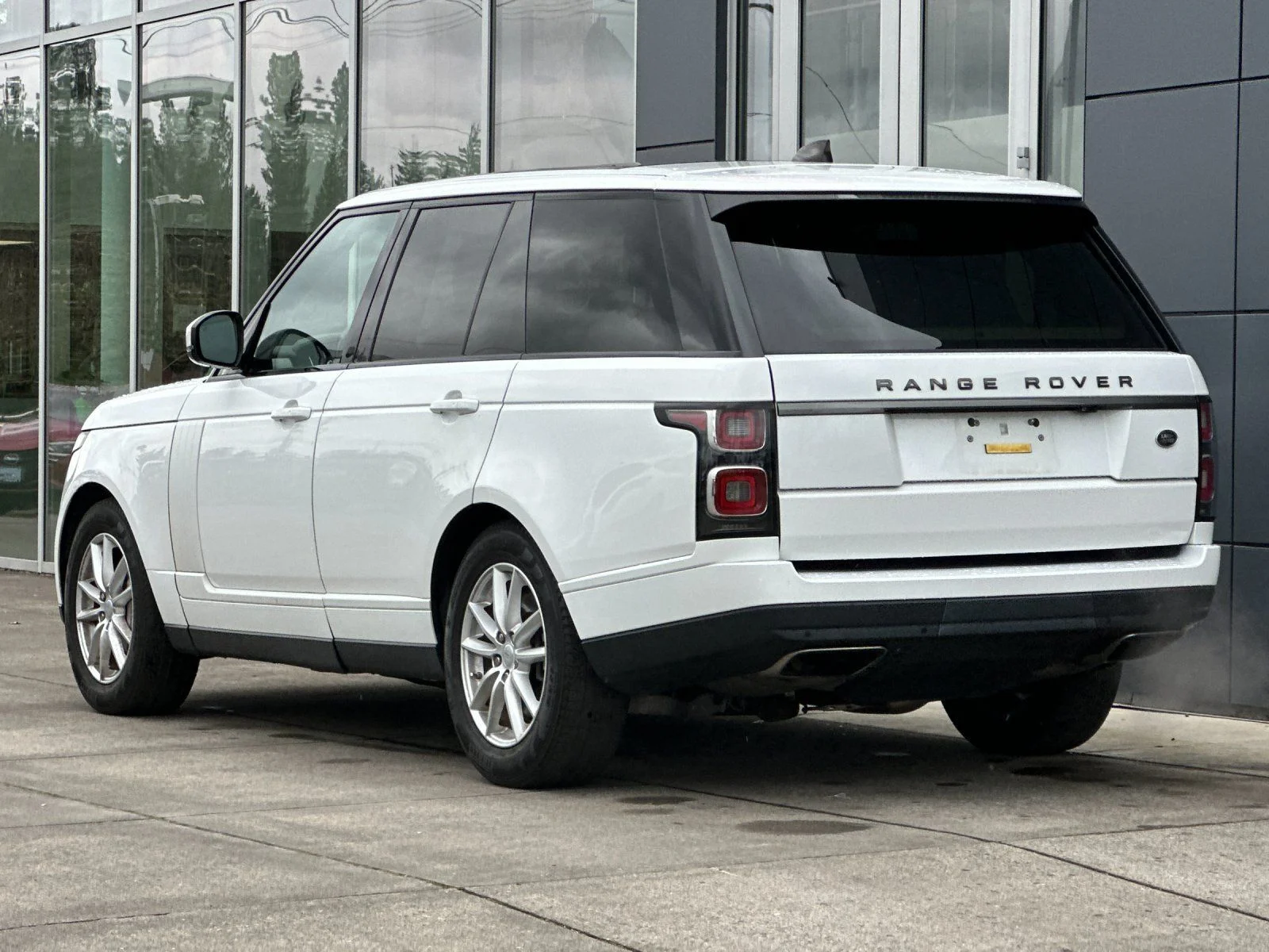 Used 2020 White Land Rover Base image 5