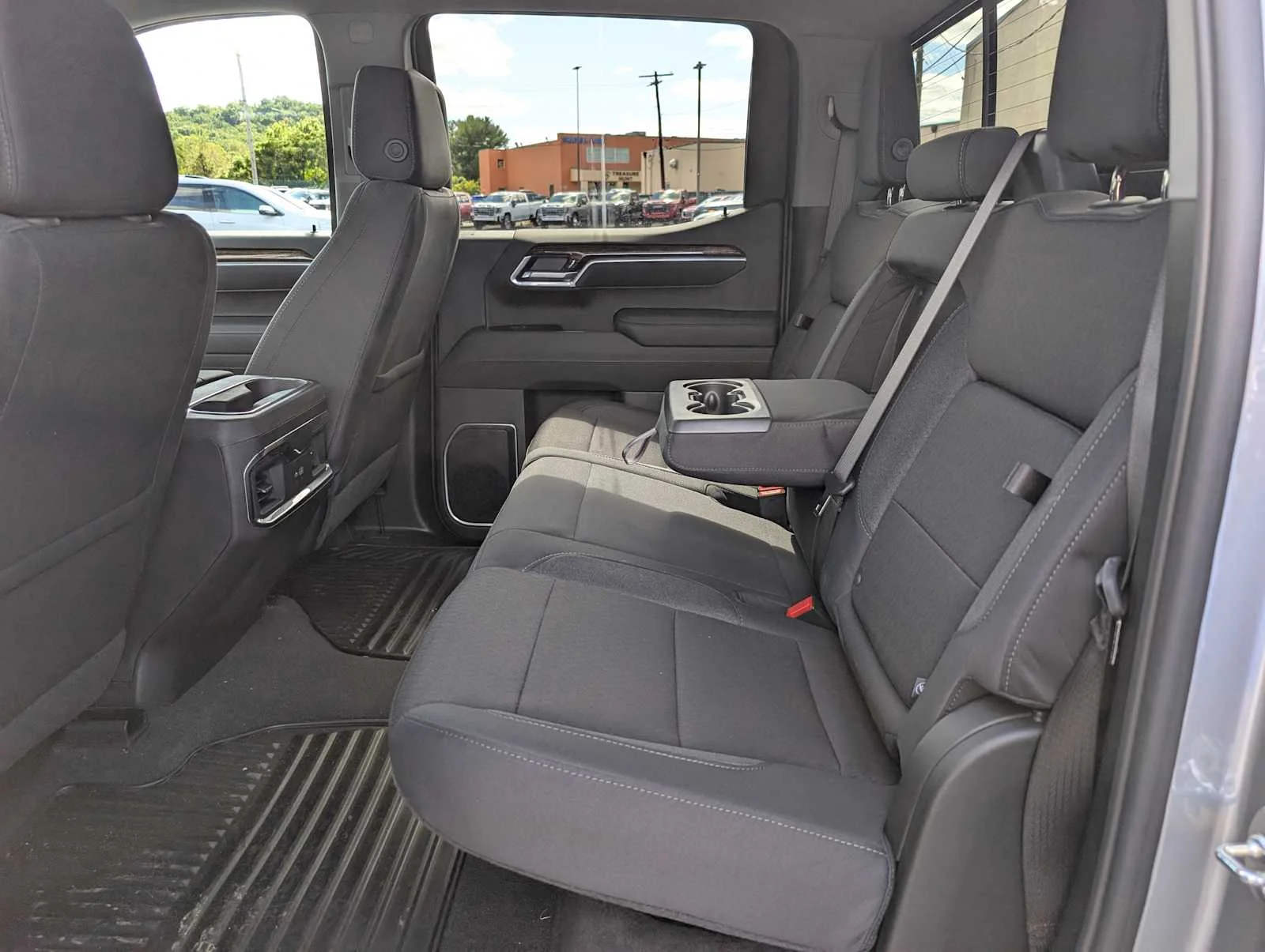 New 2026 Sterling Metallic GMC Elevation image 19