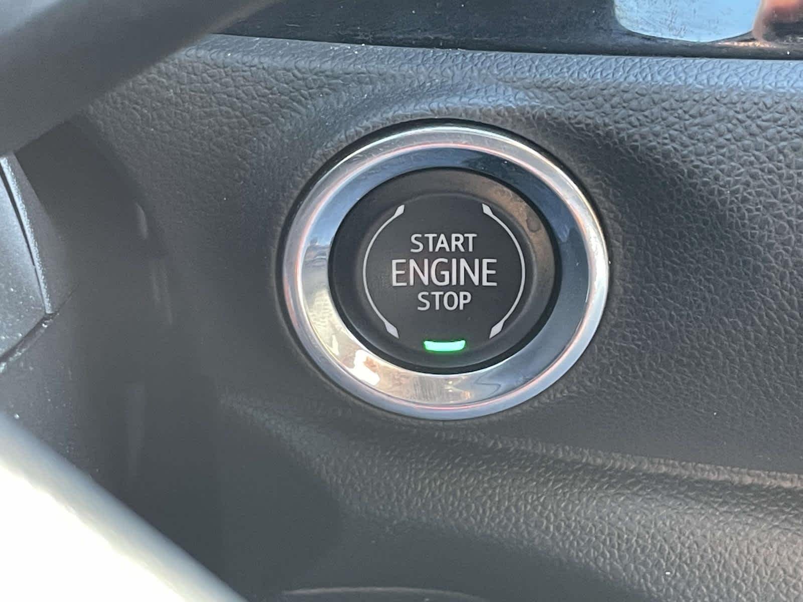 Used 2022 Summit White Buick Select image 39