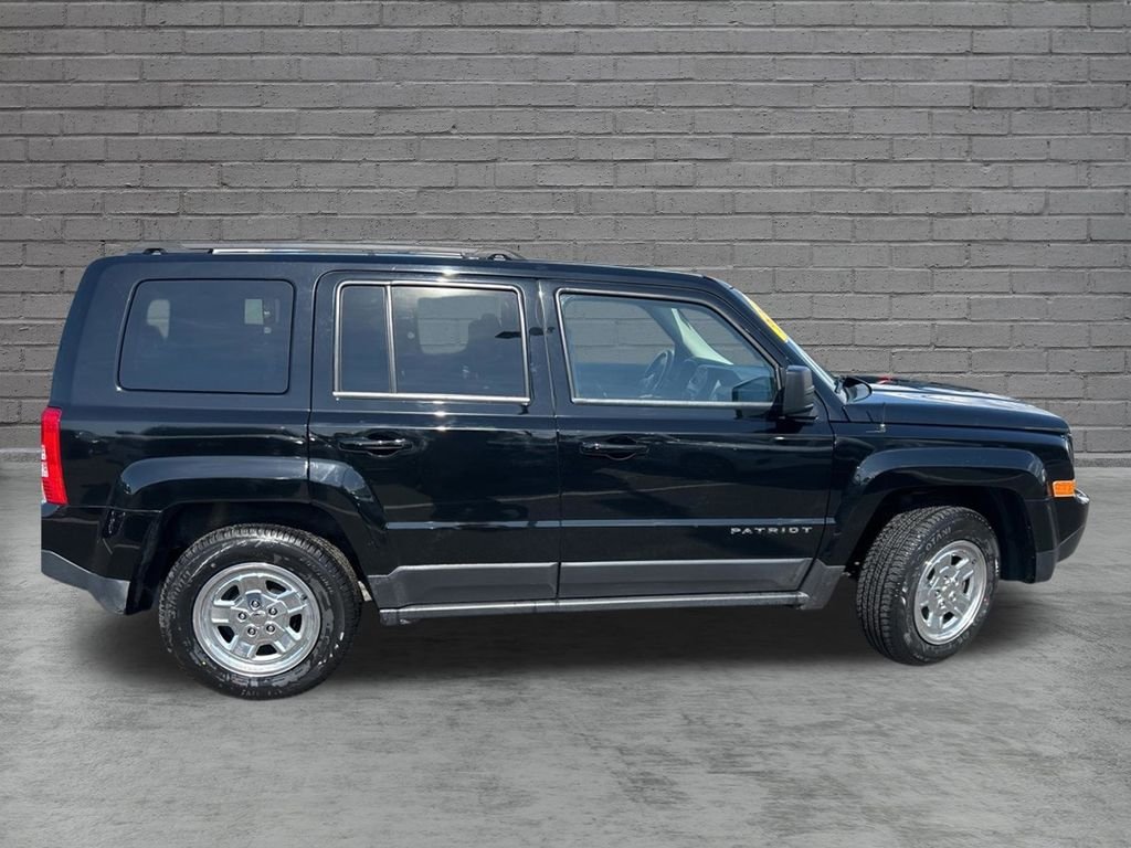 Used 2017 Black Jeep Sport image 10