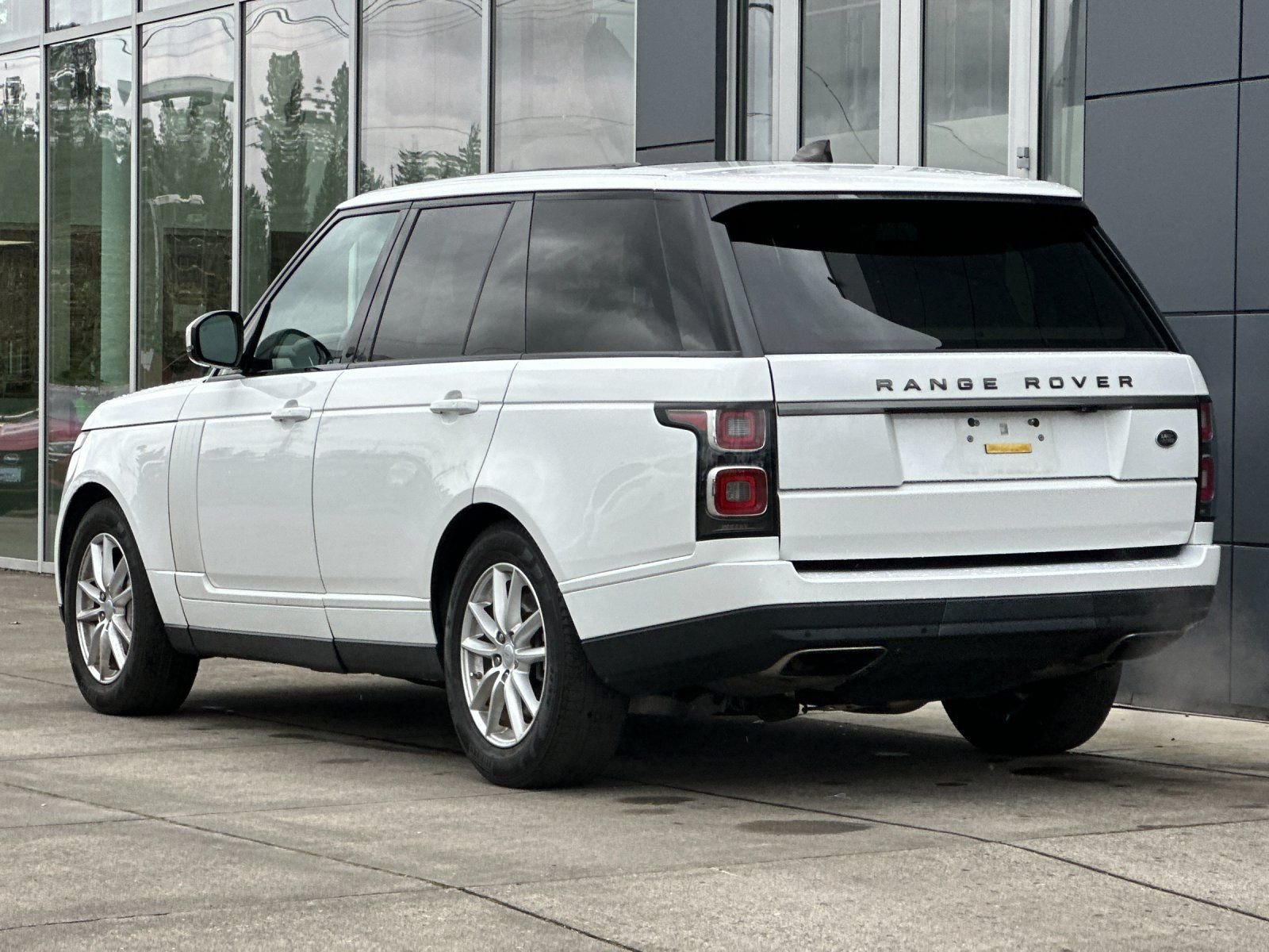 Used 2020 White Land Rover Base image 5