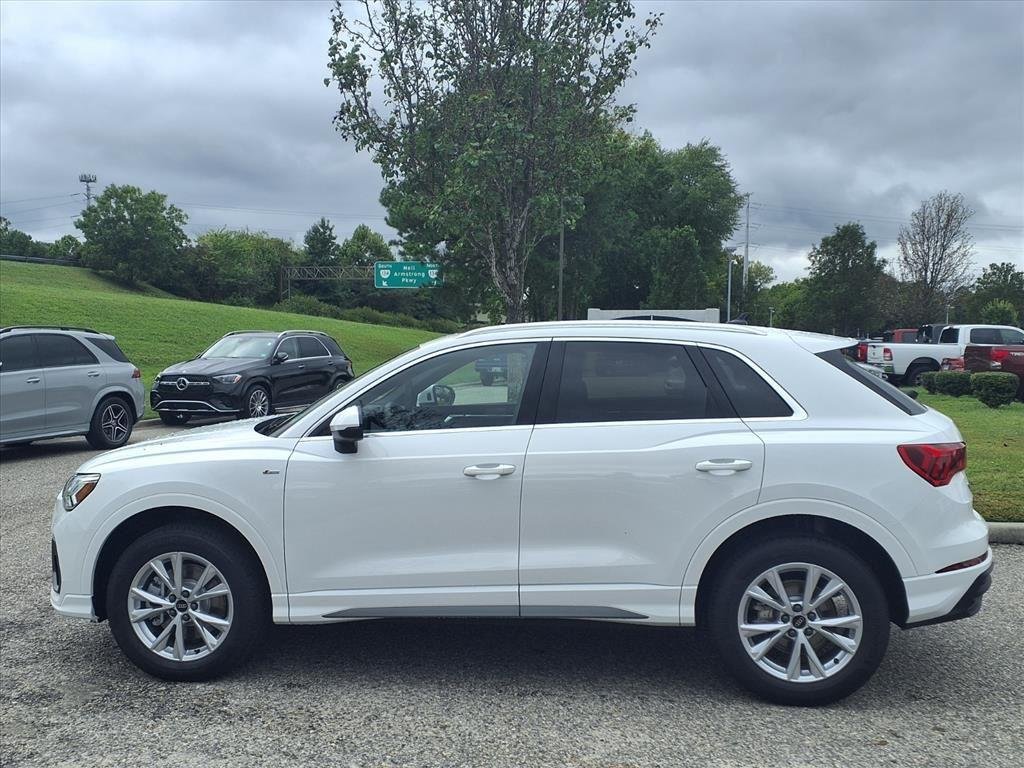 Used 2025 Arkona White Audi S line Premium image 5