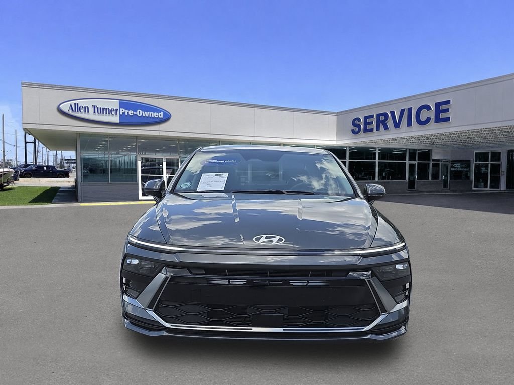 Used 2025 Portofino Gray Hyundai SEL image 3
