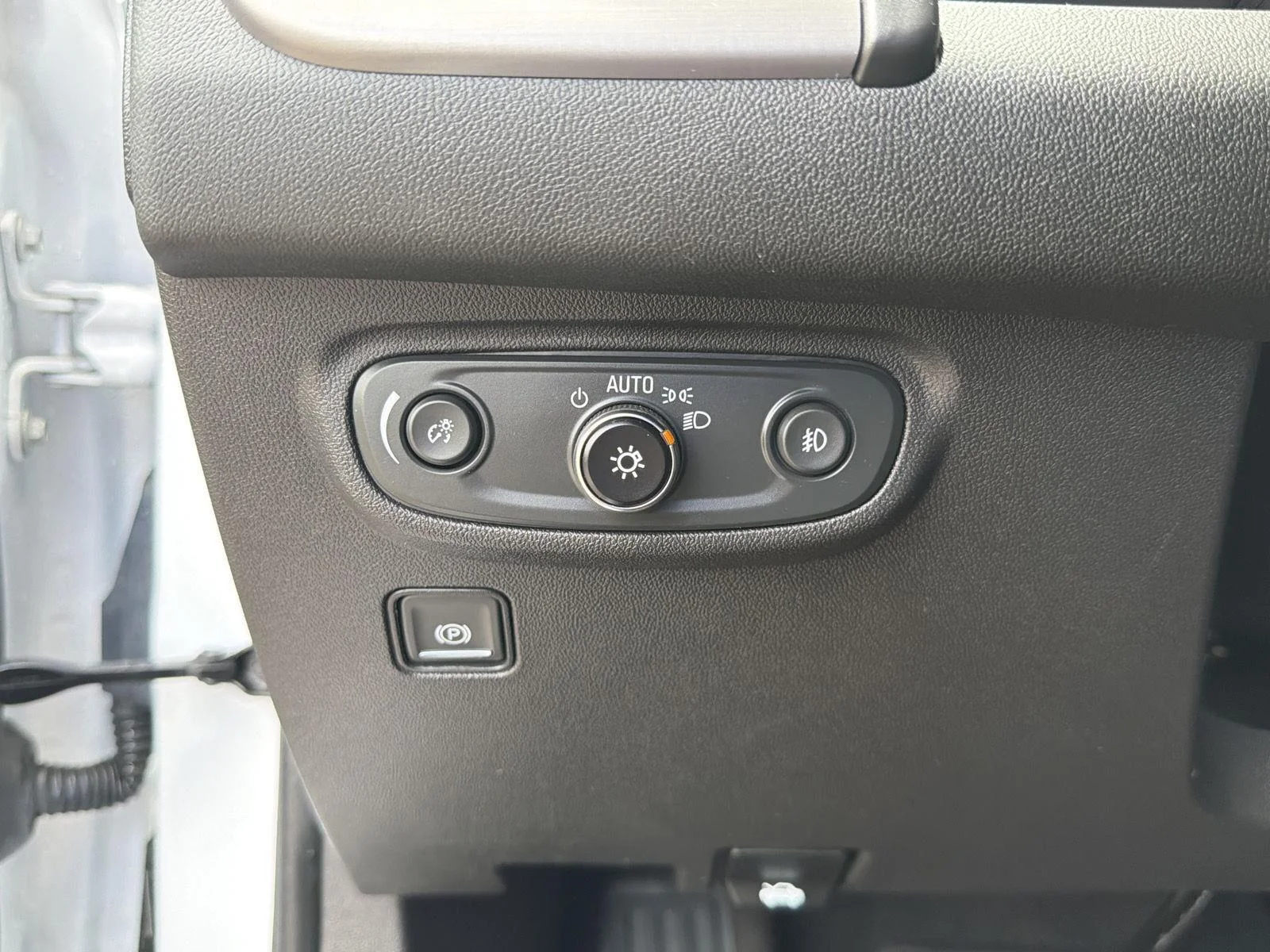 Used 2023 Summit White GMC AT4 image 17