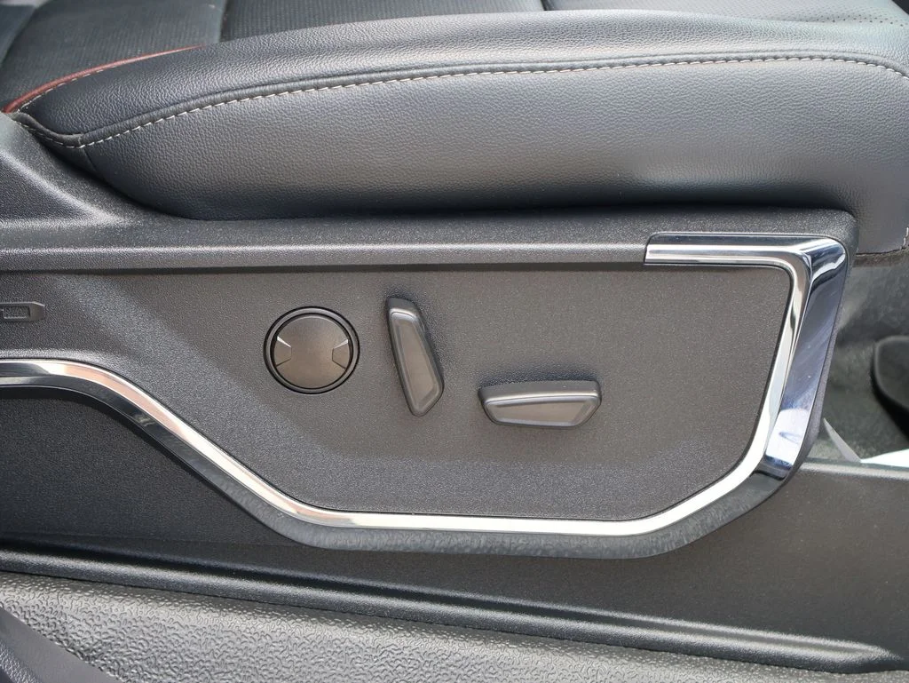 Certified Used 2024 Oxford White Ford Lariat image 12