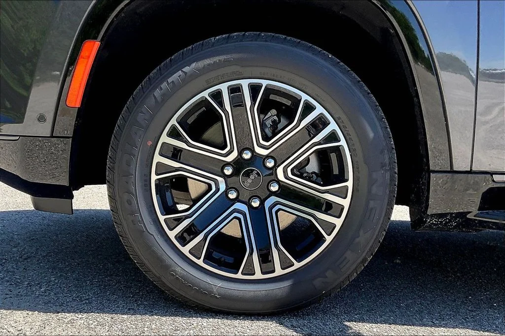 New 2026 Jeep Grand Wagoneer 4D Sport Utility