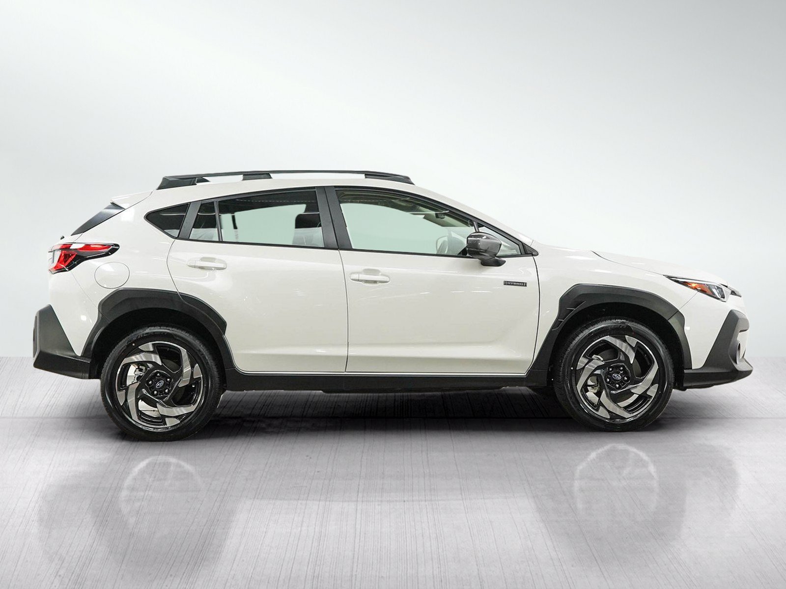 Used 2026 Crystal White Pearl Subaru Limited image 6