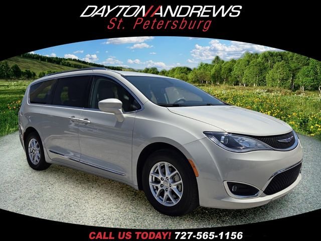 2020 Chrysler Pacifica Touring L's photo