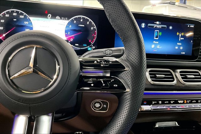 New 2026 MANUFAKTUR Ireland Mid Green Metallic Mercedes-Benz GLS 450 image 45