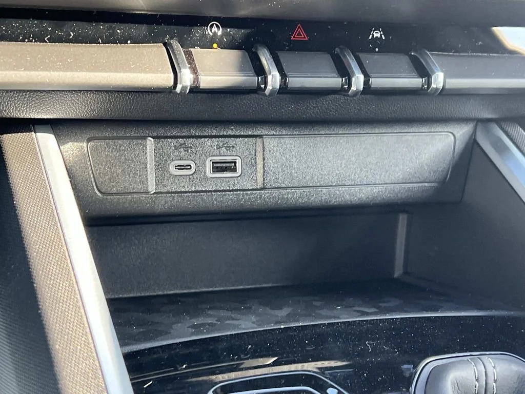 2026 Chevrolet Colorado LT - Photo 18