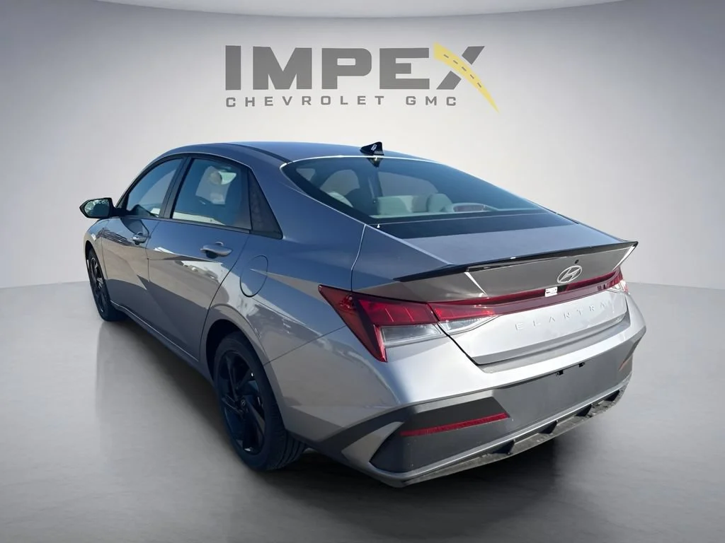 Used 2026 Silver Hyundai SEL Sport image 3