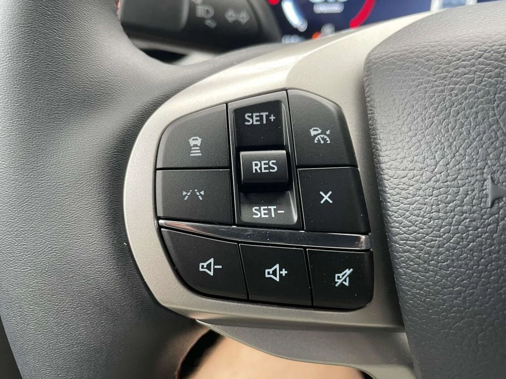 New 2026 Star White Metallic Tri-Coat Ford Active image 22