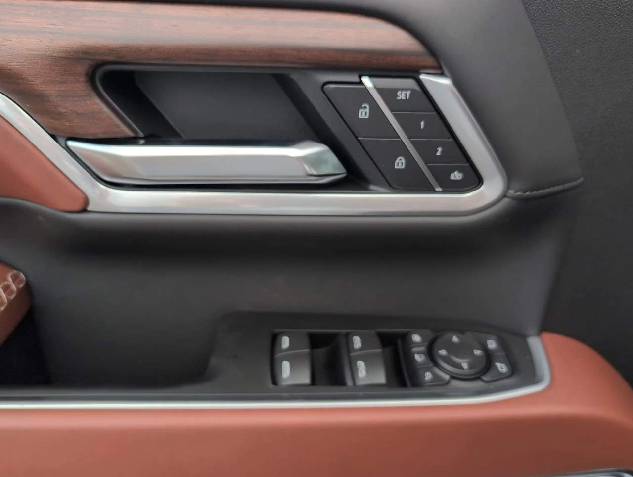 New 2026 Glacier White Tricoat GMC Denali Ultimate image 23
