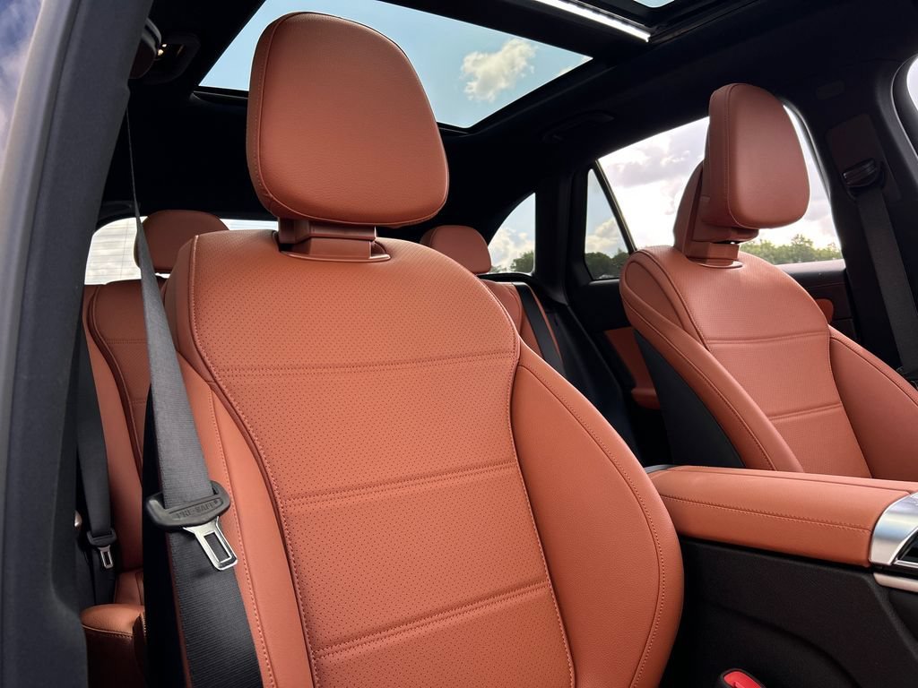 New 2027 Black Mercedes-Benz GLC 300 image 62