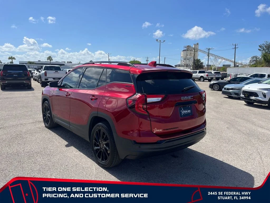 Used 2023 Volcanic Red Tintcoat GMC SLT image 5