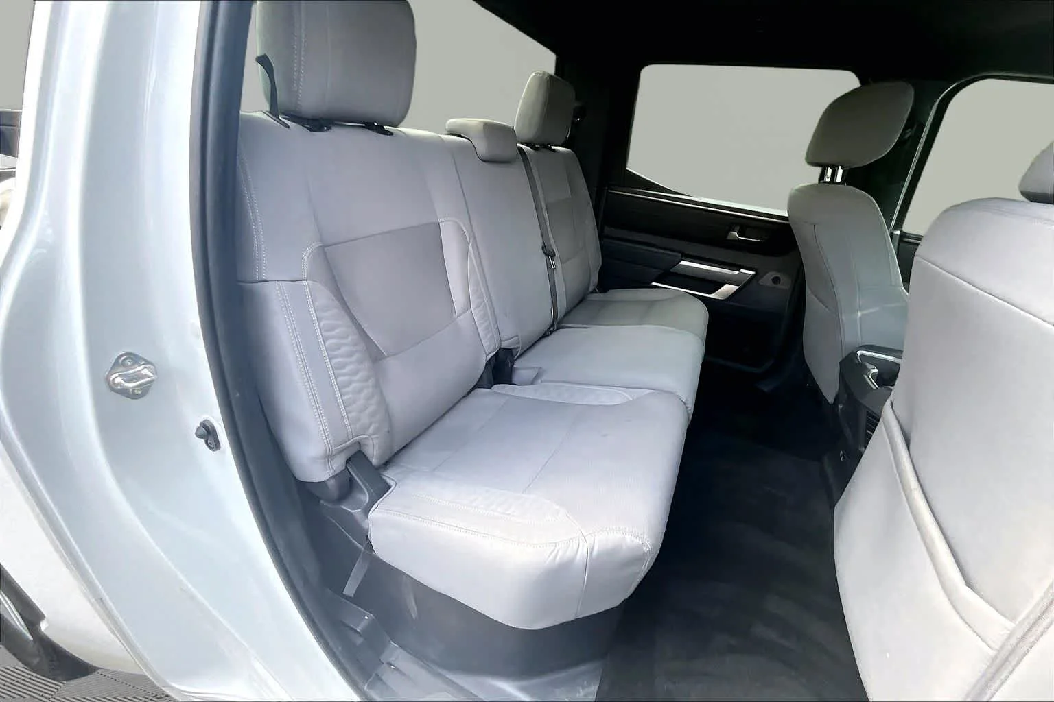Used 2025 Ice Cap Toyota SR5 image 19