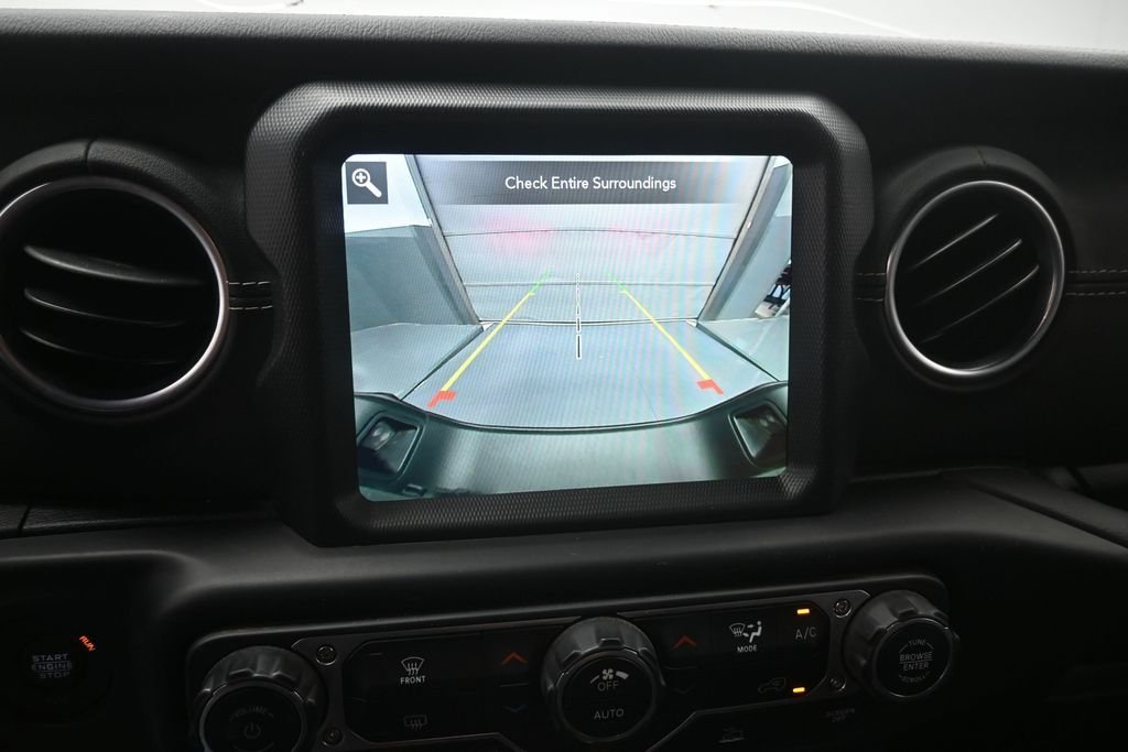 Used 2022 Green Jeep Overland image 3