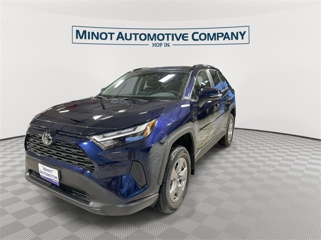 2025 Toyota RAV4 XLE photo 3