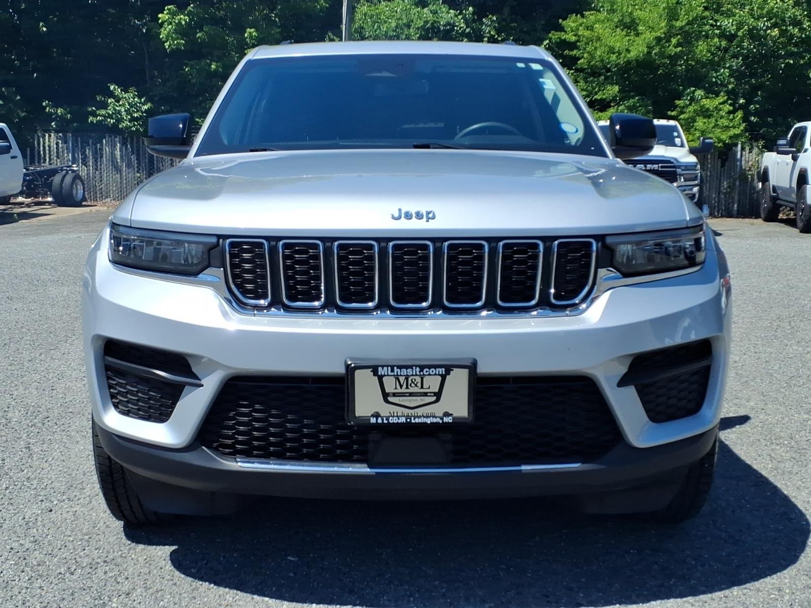 Used 2023 Silver Jeep Laredo 4x4 image 2