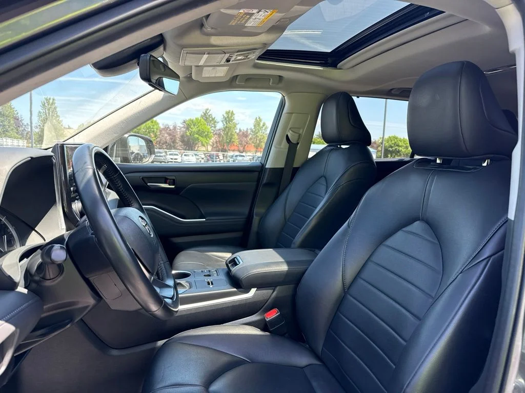 Used 2023 Magnetic Gray Metallic Toyota XLE image 9