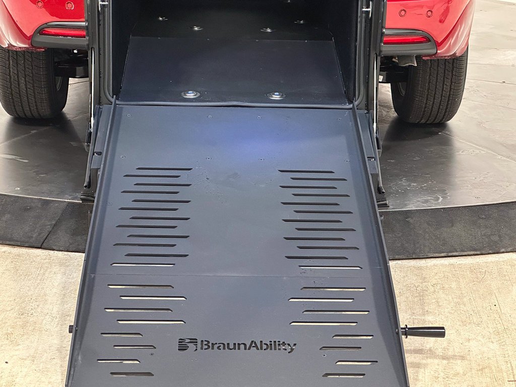Used 2027 Red Chrysler Wheelchair Accessible-LX image 9