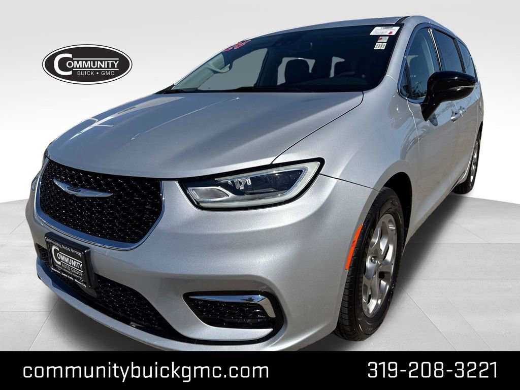 2024 Chrysler Pacifica Limited's photo