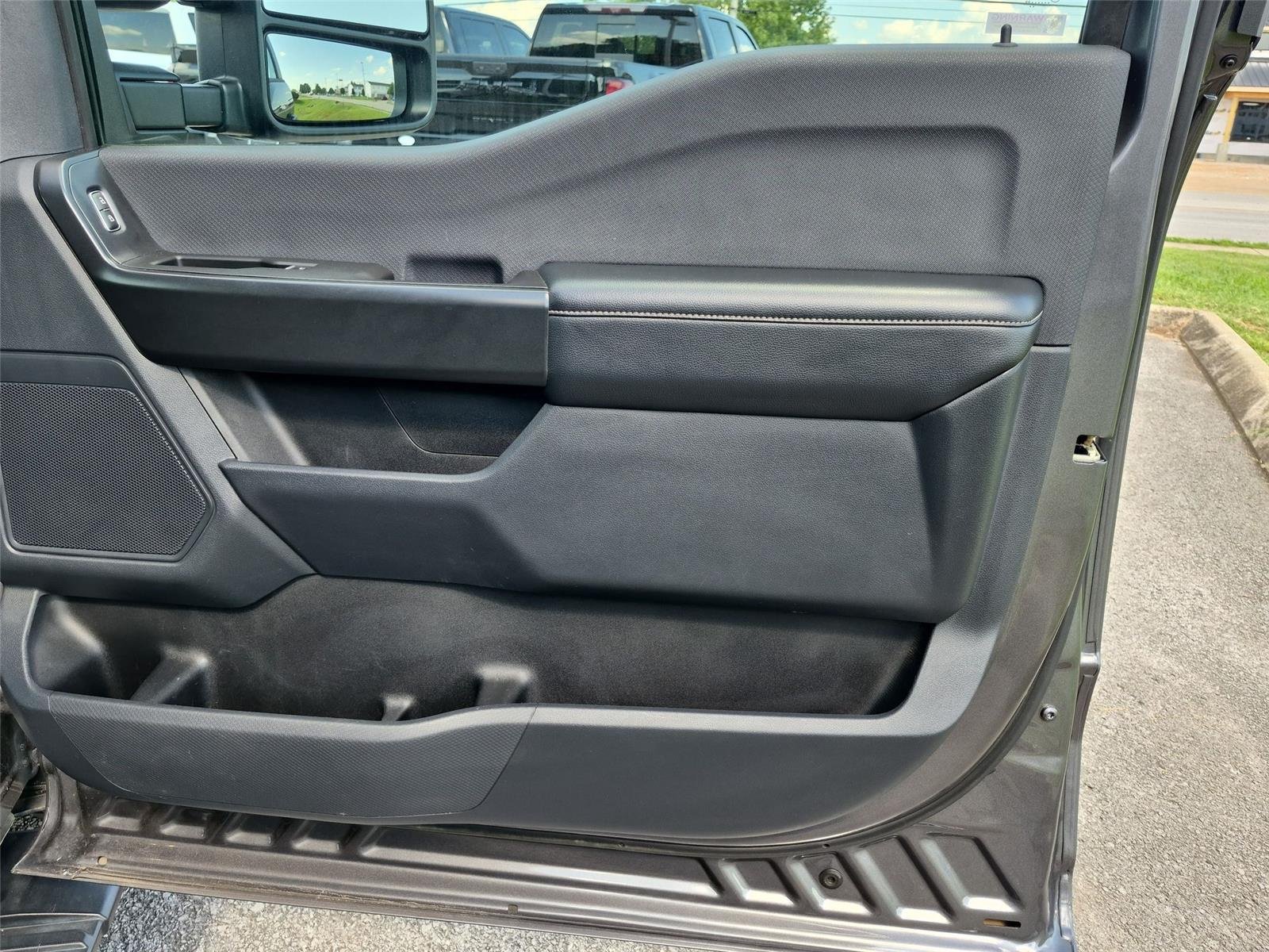 Used 2022 Carbonized Gray Metallic Ford XL image 34