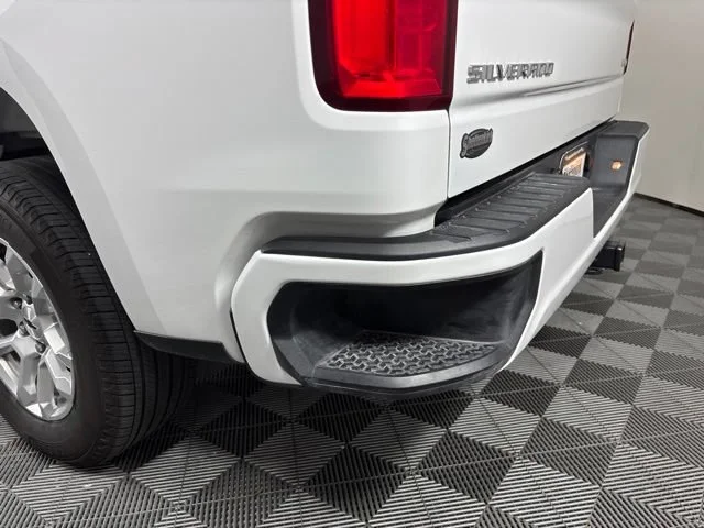 Used 2026 Summit White Chevrolet RST image 18