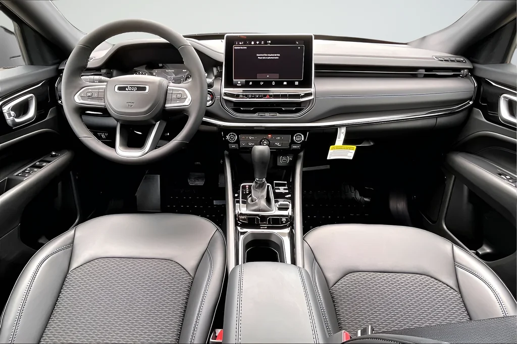 New 2026 Fathom Blue Pearl Coat Jeep Latitude image 6