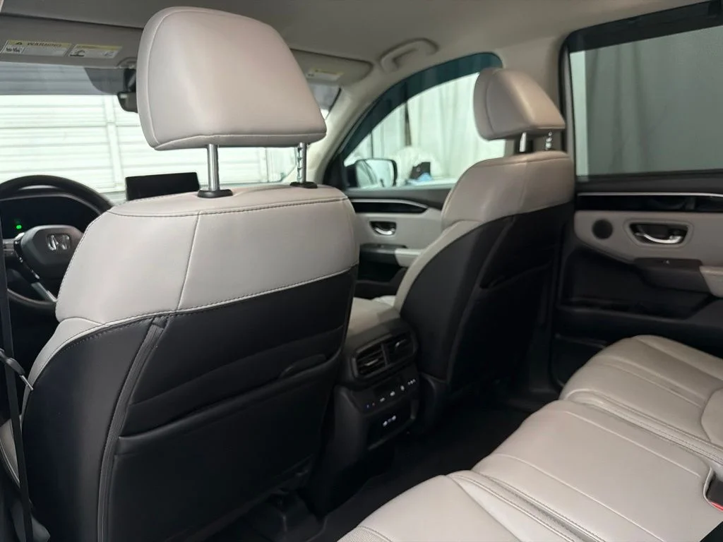 Used 2025  Honda EX-L image 24