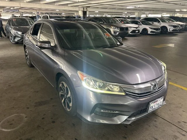 Used 2016  Honda EX-L image 2