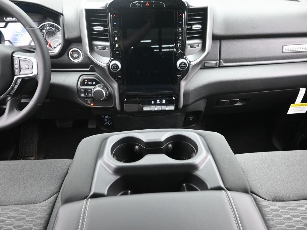 New 2026 Diamond Black Crystal Pearl-Coat Exterior Paint RAM Big Horn/Lone Star image 15