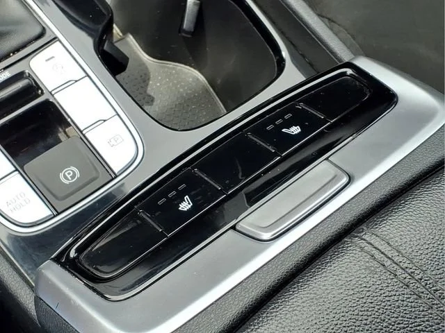 Used 2024  Hyundai SEL image 9