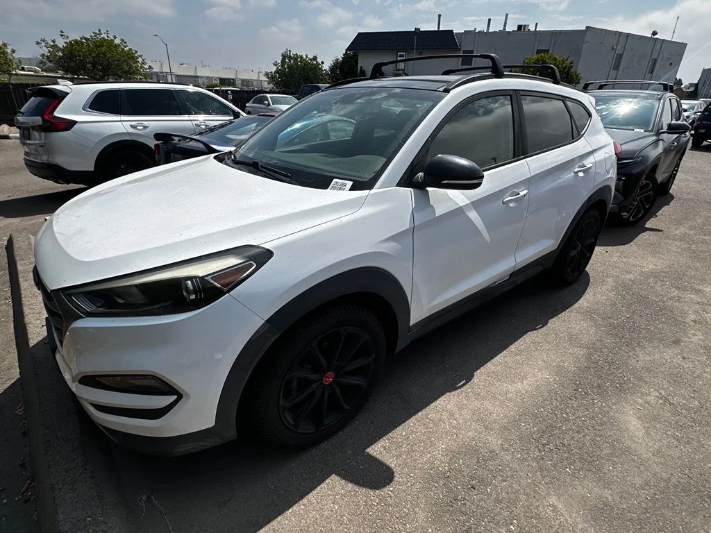 Used 2017 White Hyundai Night image 14