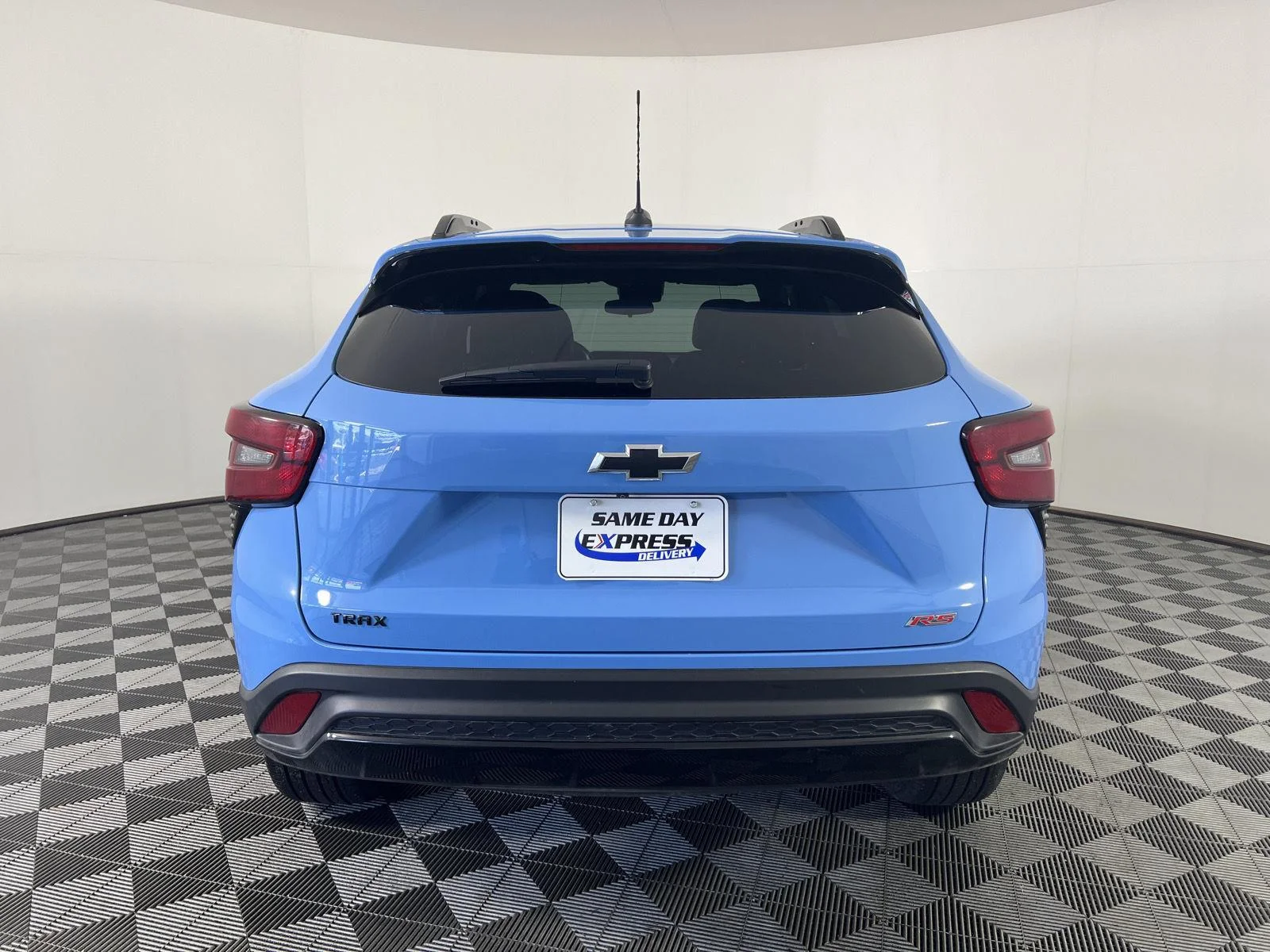 Used 2024 Fountain Blue Chevrolet 2RS image 27