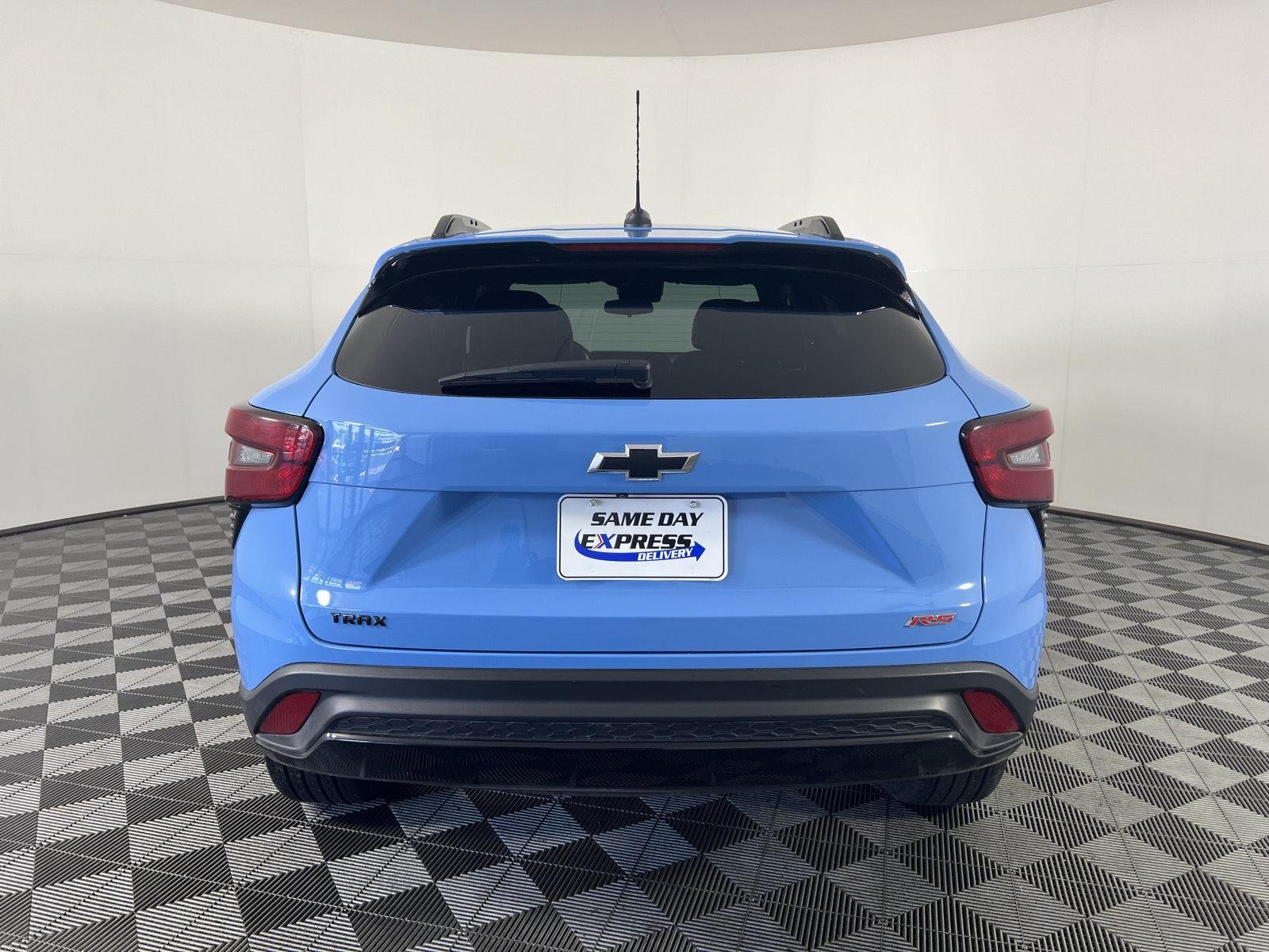 Used 2024 Fountain Blue Chevrolet 2RS image 27