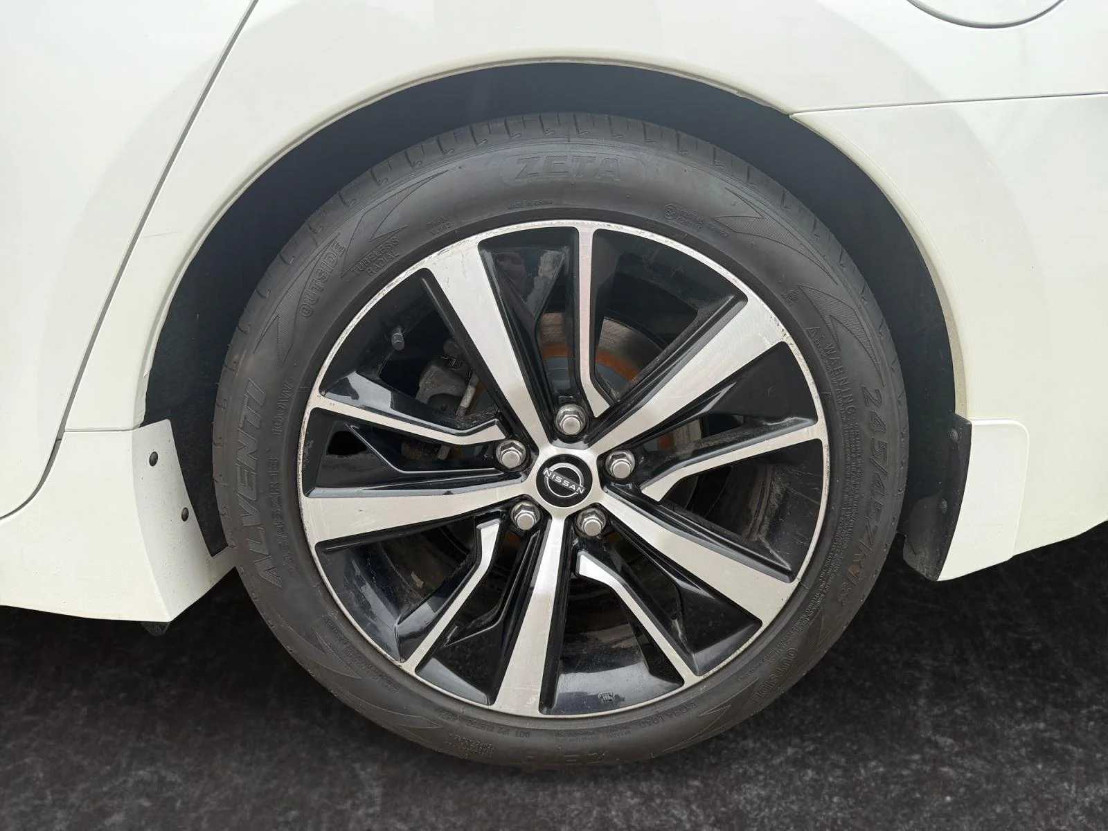 Used 2023  Nissan 3.5 SL image 28