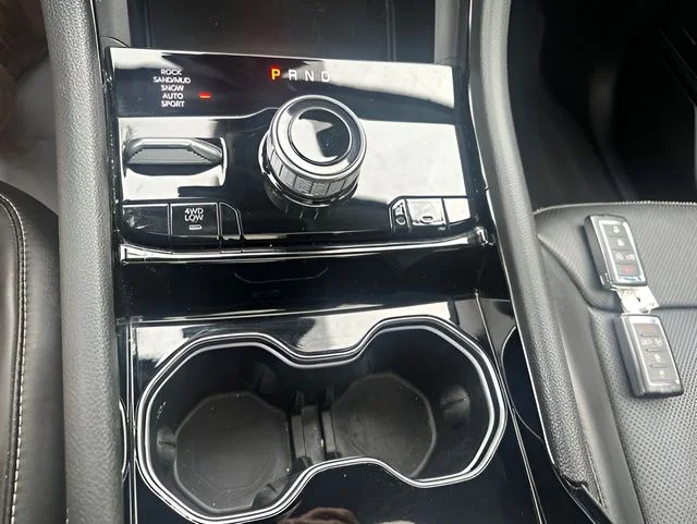Used 2022 White Jeep 4xe image 24