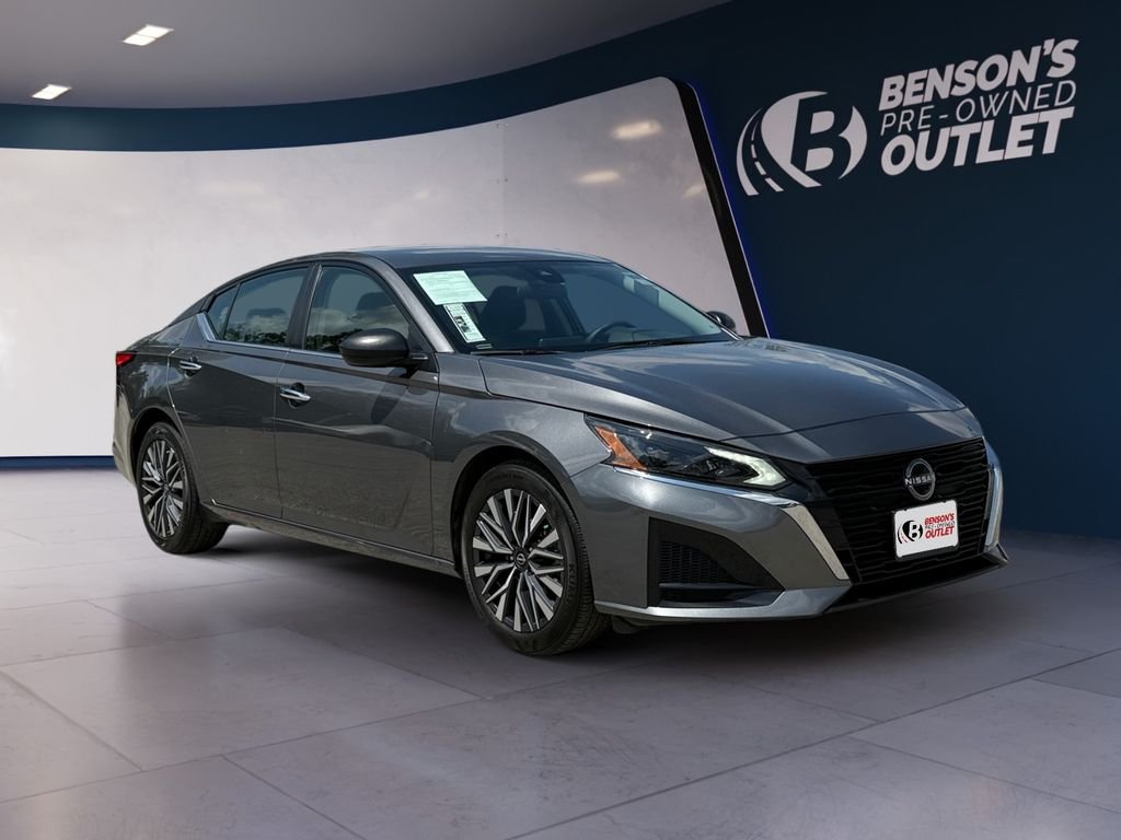Used 2025 Gray Nissan 2.5 SV image 7