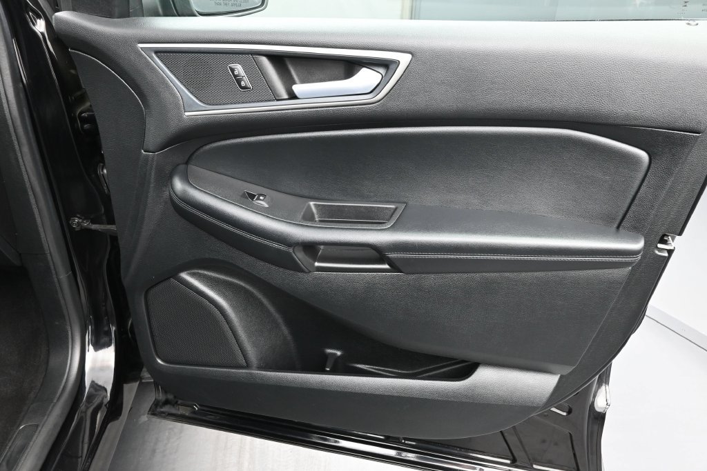 Used 2023 Black Ford SEL image 12