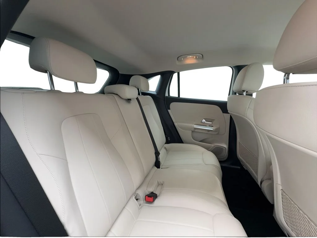 Used 2022 White Mercedes-Benz GLA 250 image 25
