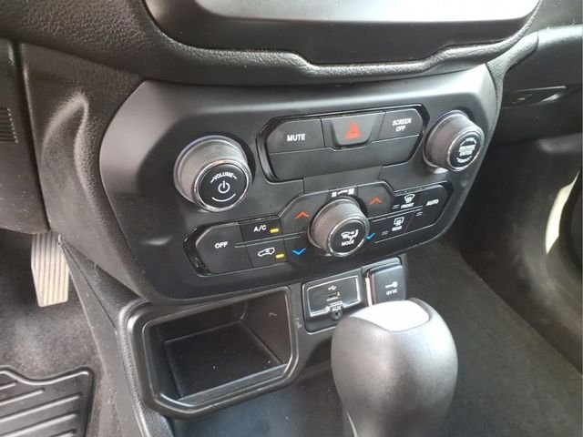 Used 2019 Teal Jeep Latitude image 21