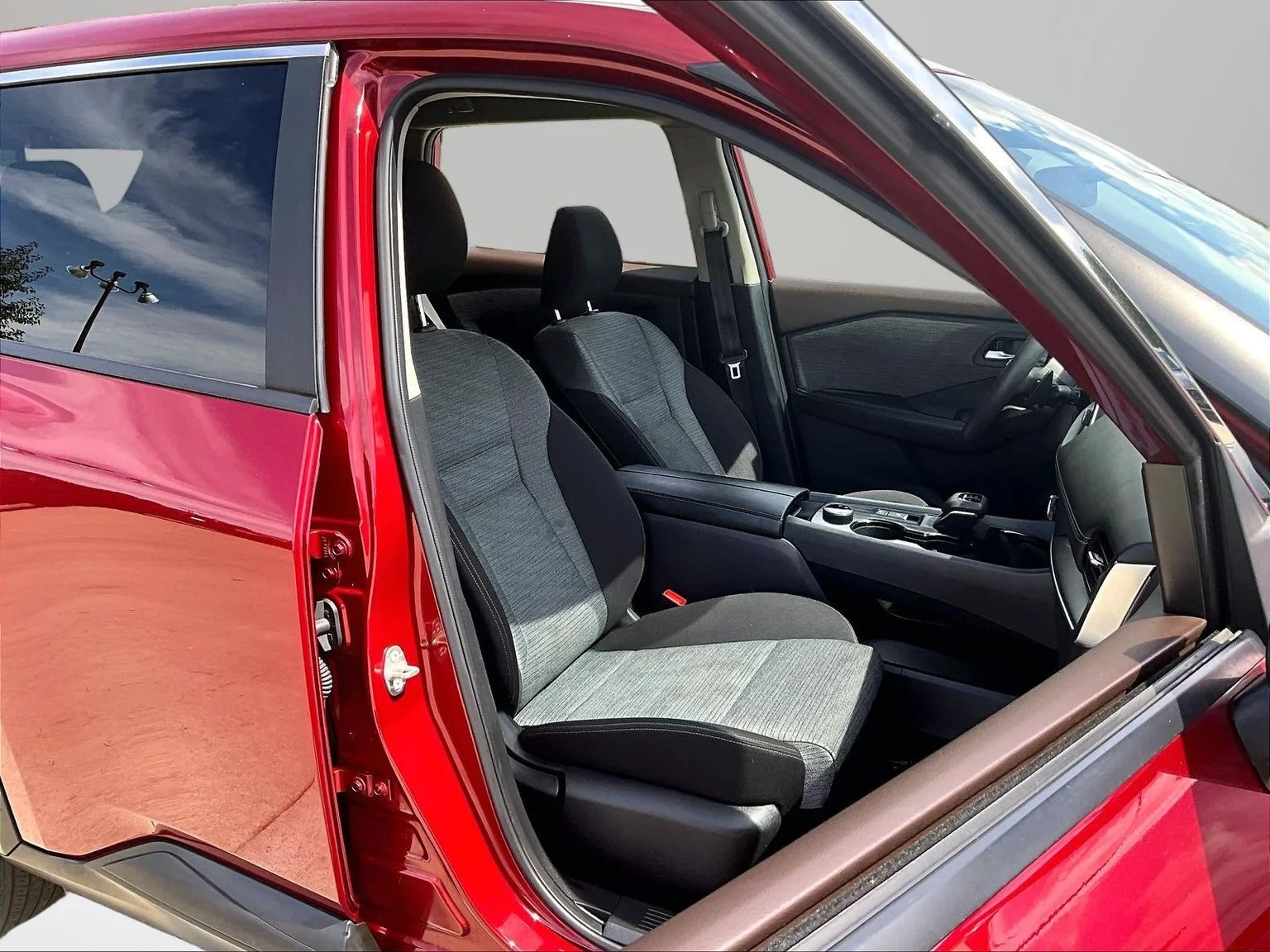 Used 2023 Red Nissan SV image 8