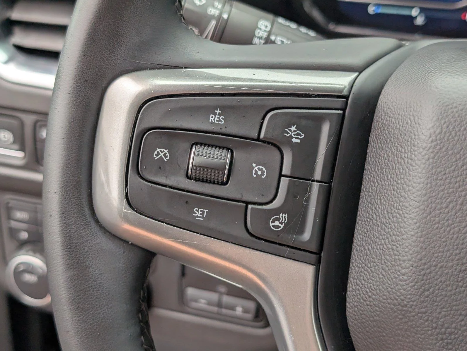 Used 2024 Black Chevrolet Z71 image 30